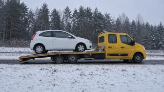 Holowanie auta zimą na lawecie – Gniezno