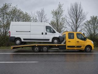 Transport busa dostawczego wiosną – Gniezno
